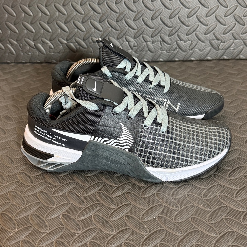 Nike Metcon 8 Training Shoes Women’s Size 8.5 Black EUC! - Picture 3 of 9